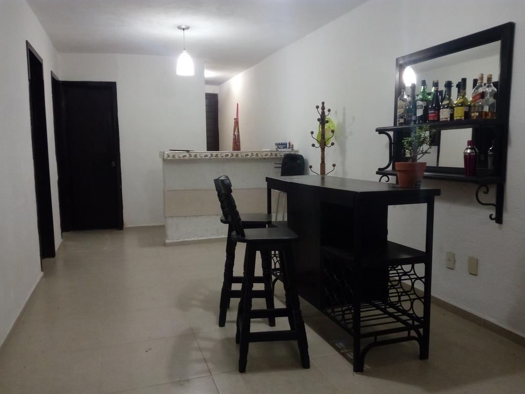 Hostal Las Cruces Valladolid  Exterior photo